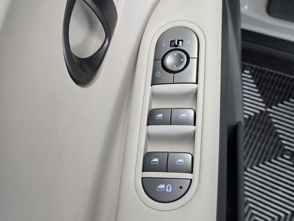 New 2026 Hyundai Ioniq 5 SE image 23