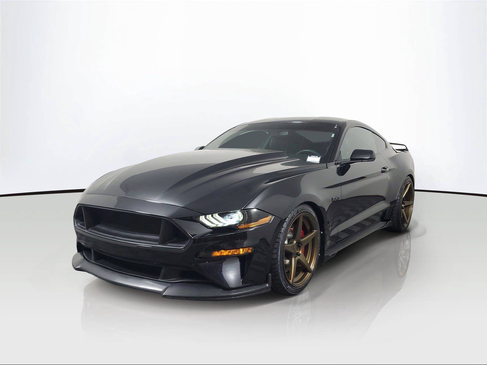 Used 2018 Ford Mustang GT Premium w/ GT Performance Package RWD image 3