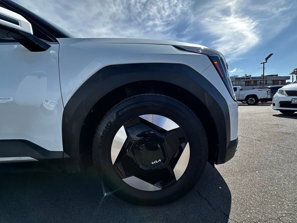 Used 2024 Kia EV9 Light Long Range RWD image 7