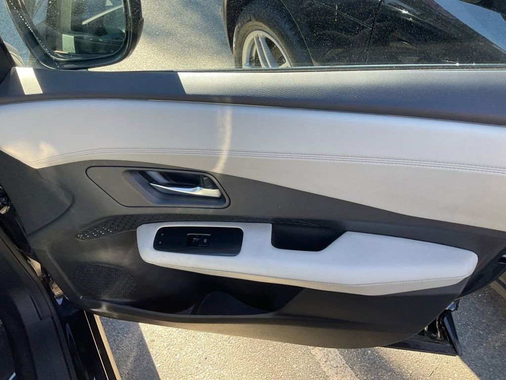 Used 2023 Nissan Ariya FWD image 26