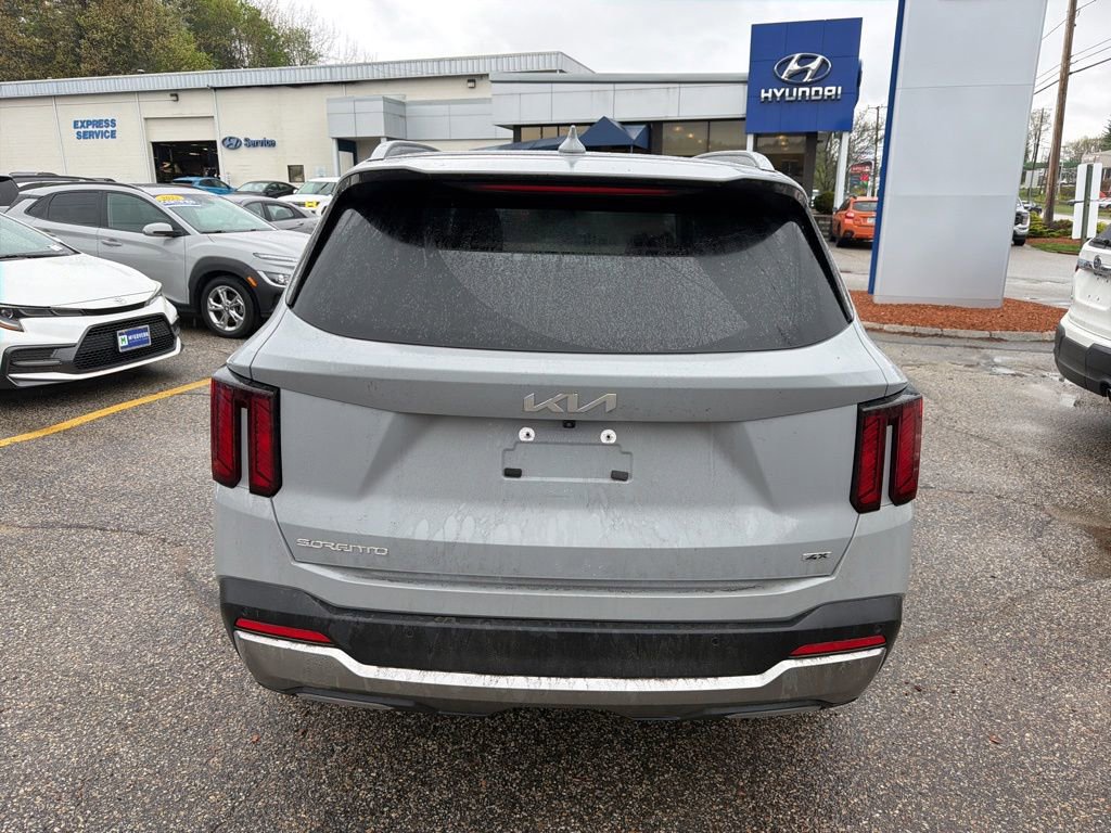 Used 2024 Kia Sorento S w/ Panoramic Sunroof Package AWD/4WD image 6