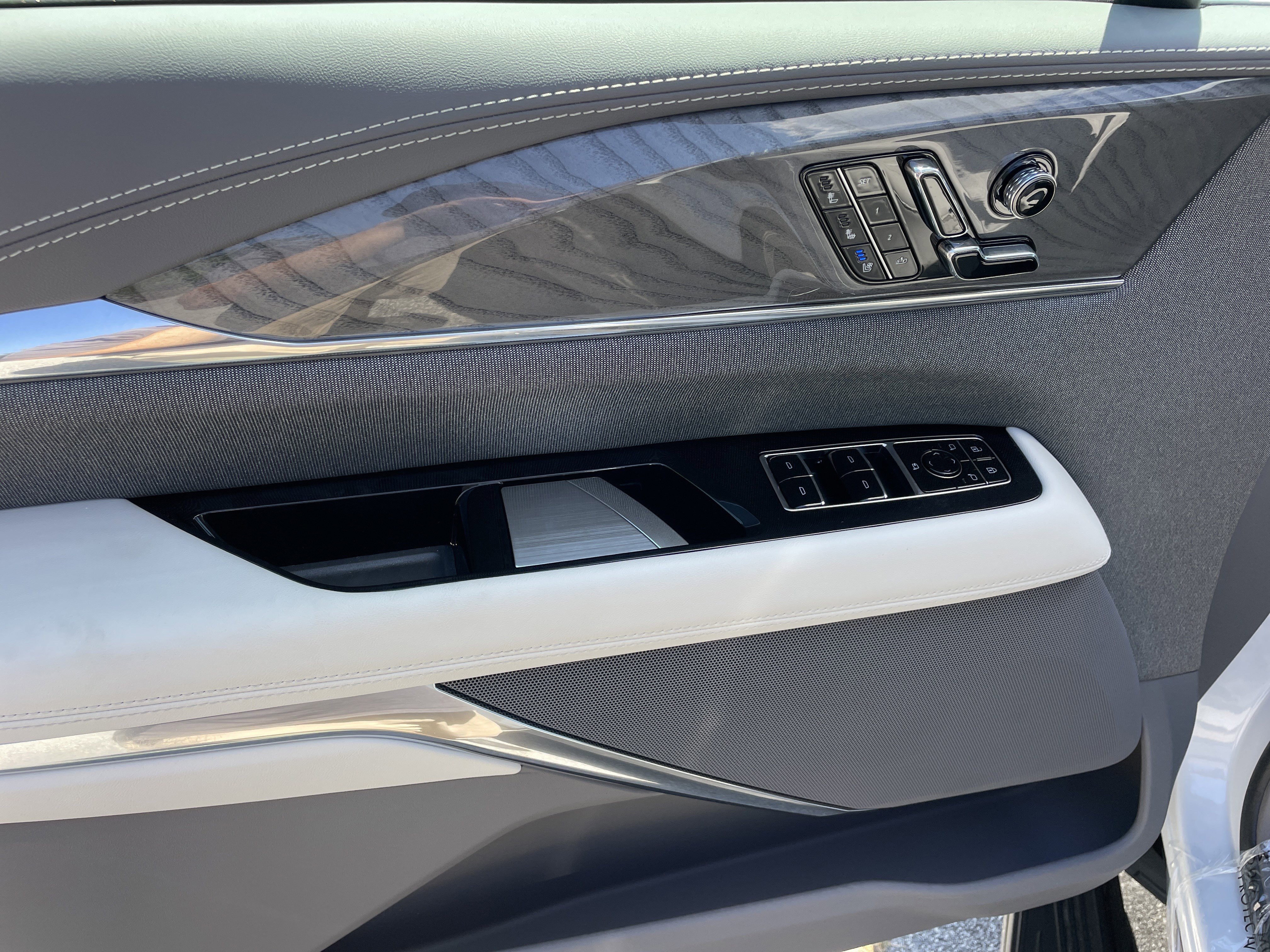 New 2026 Cadillac Escalade IQ Luxury 1 image 15