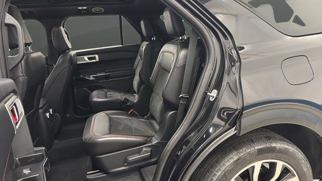 Used 2022 Ford Explorer ST-Line AWD/4WD image 22