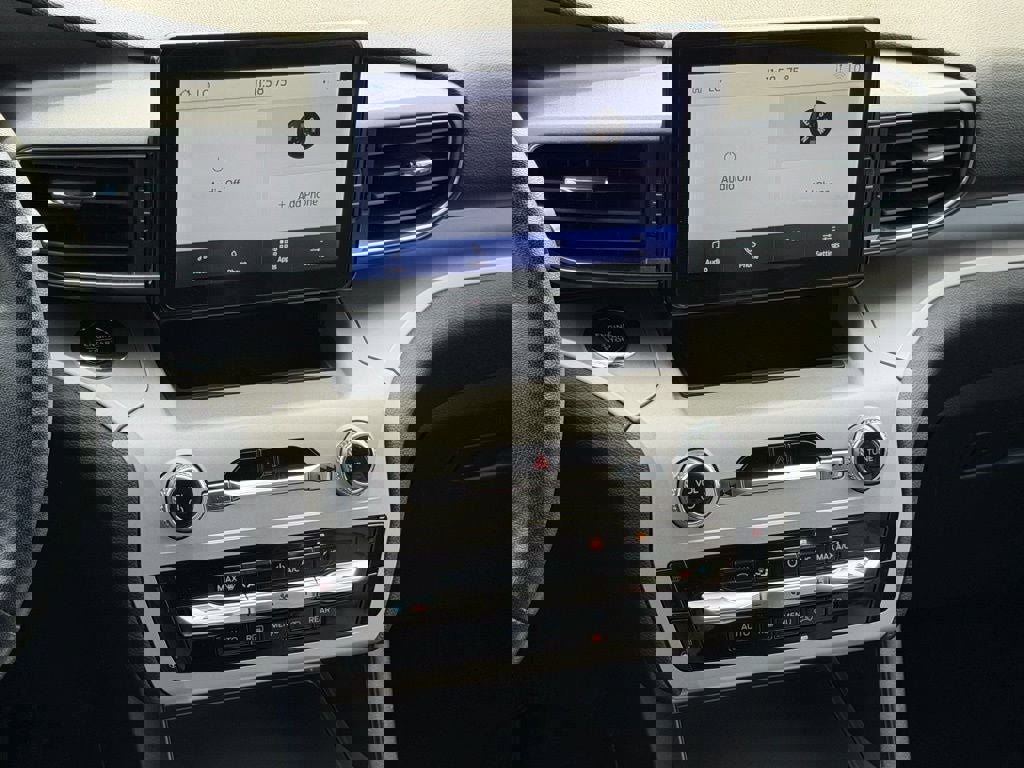 Used 2023 Ford Explorer XLT w/ Equipment Group 202A image 35