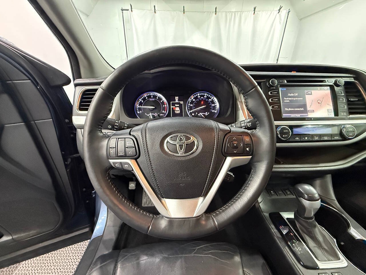 Used 2014 Toyota Highlander XLE AWD/4WD image 13