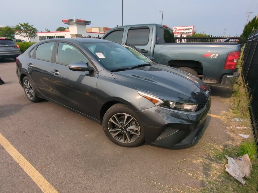 Used 2024 Kia Forte LXS w/ LXS Technology Package FWD image 3