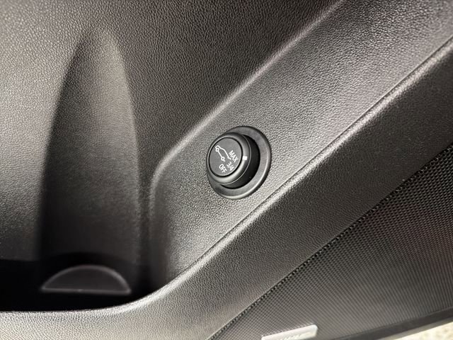 Used 2023 Chevrolet Equinox RS w/ RS Leather Package image 24