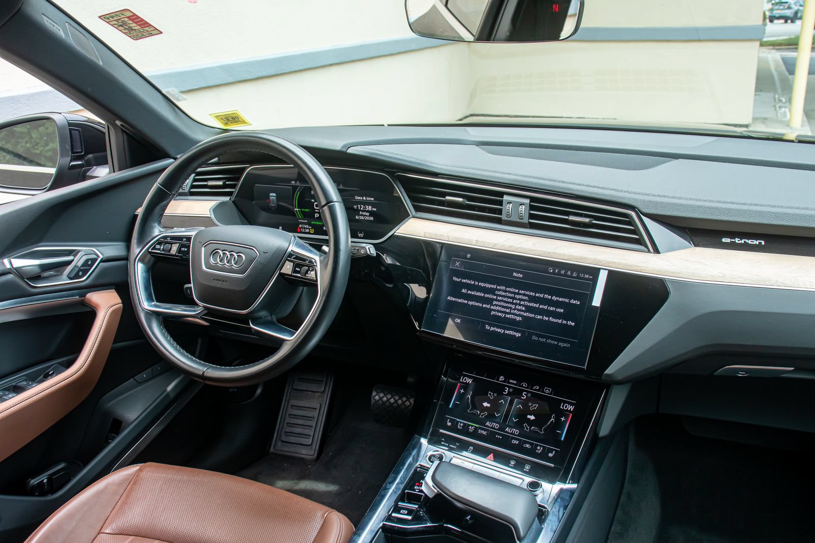 Used 2024 Audi Q8 e-tron Premium Plus w/ Premium Plus Package AWD/4WD image 18
