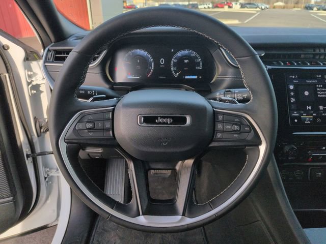 Certified 2025 Jeep Grand Cherokee Altitude image 17