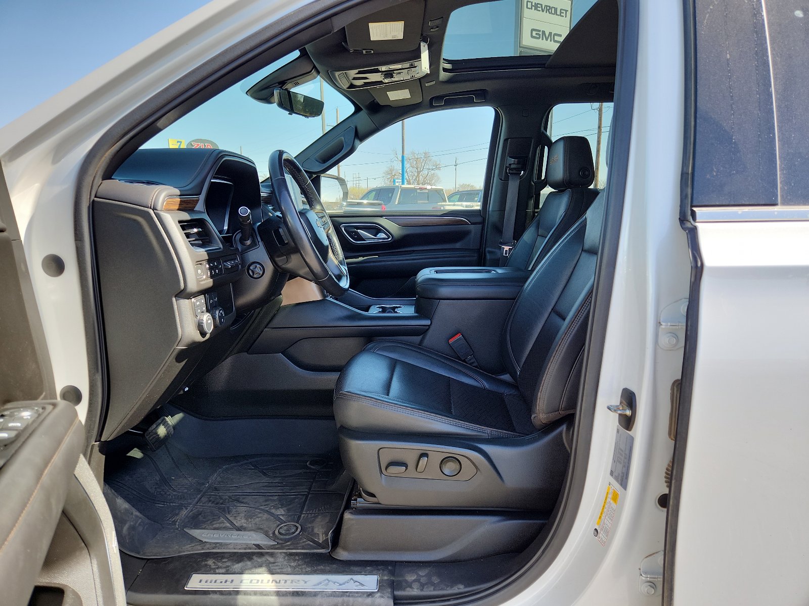 Used 2022 Chevrolet Suburban High Country image 12
