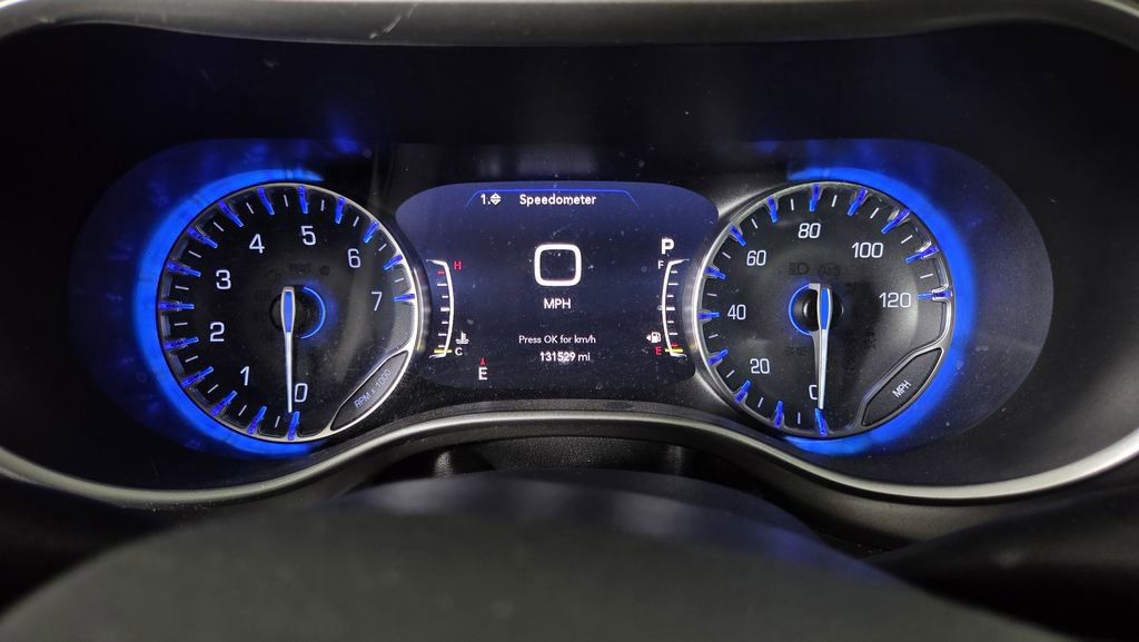 Used 2021 Chrysler Pacifica Touring-L FWD image 21