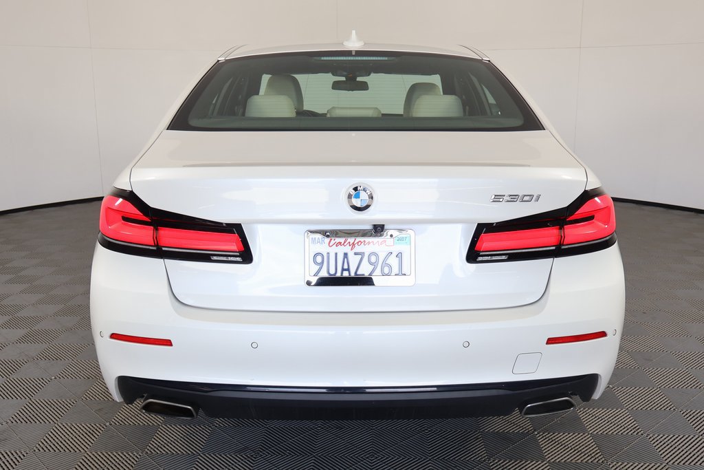 Used 2023 BMW 530i w/ Premium Package RWD image 4