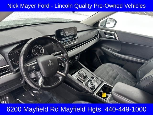 Used 2024 Mitsubishi Outlander image 29