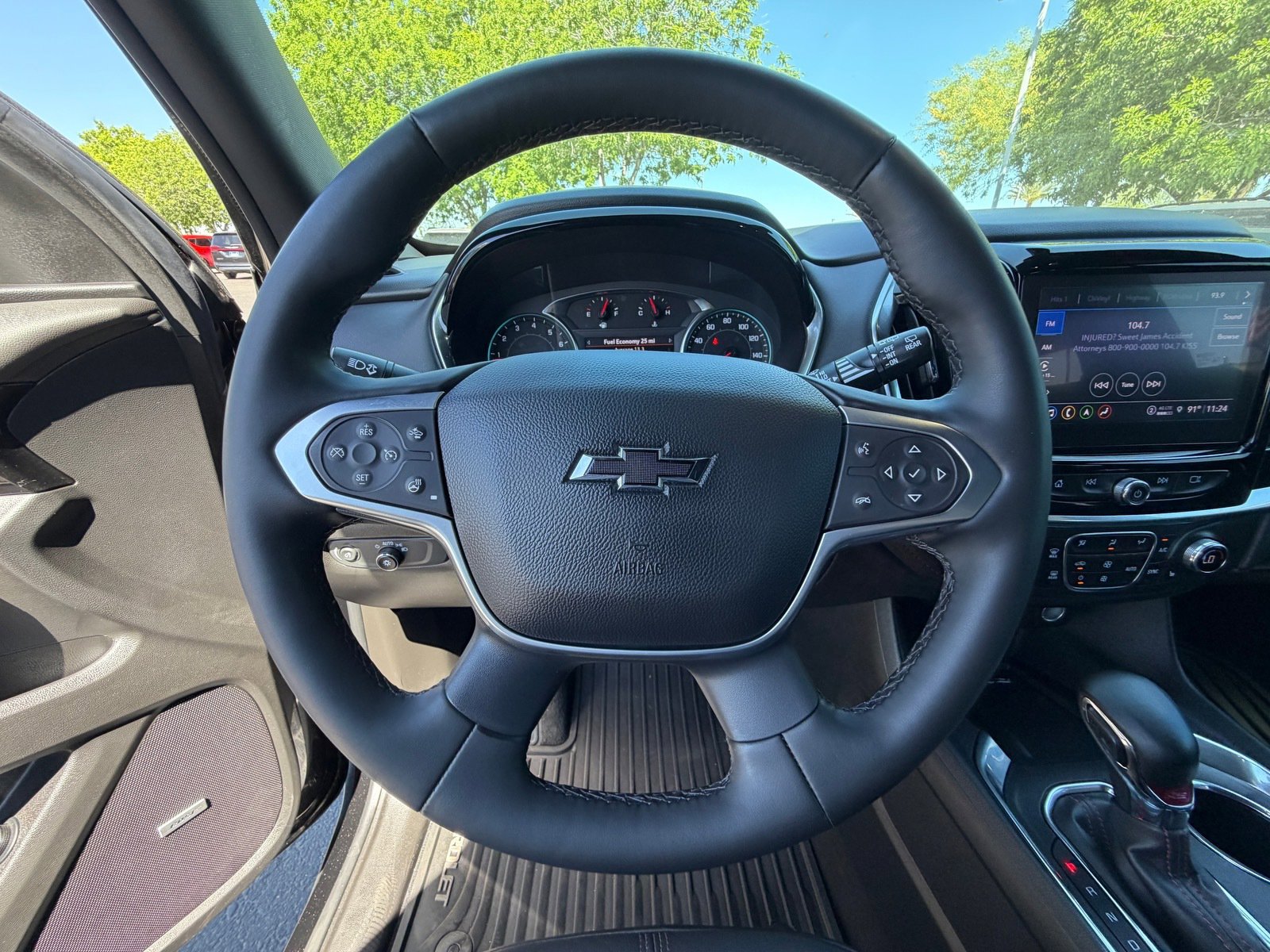 Used 2023 Chevrolet Traverse RS image 16