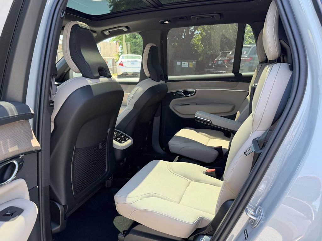 New 2026 Volvo XC90 B5 Plus w/ Protection Package Premier AWD/4WD image 14