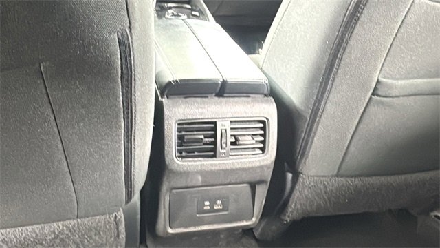 Used 2023 Nissan Rogue SV image 36