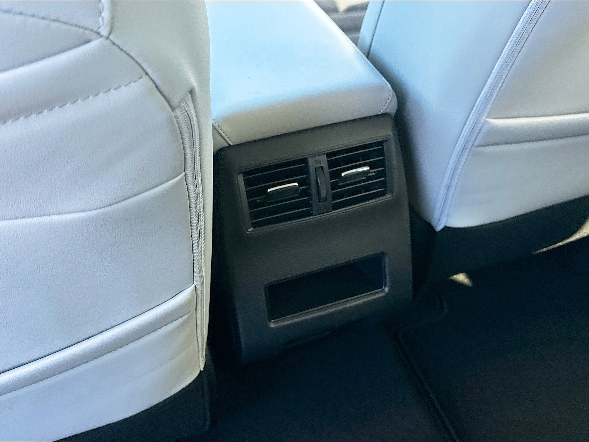 New 2026 Mitsubishi Outlander SE image 19