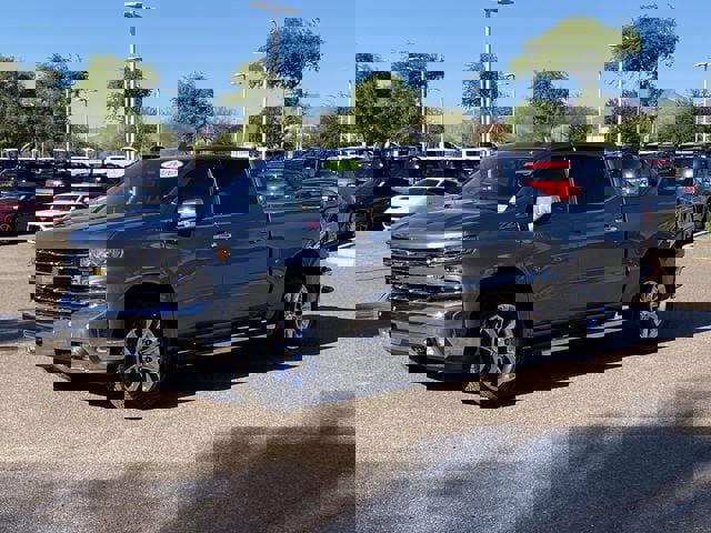 Used 2020 Chevrolet Silverado 1500 LTZ w/ LTZ Premium Package image 2