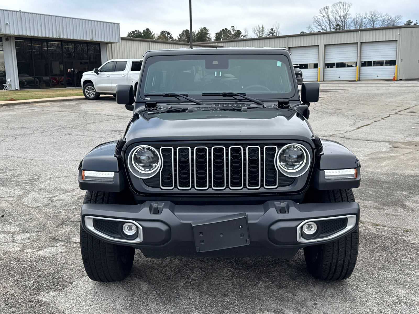 Used 2025 Jeep Wrangler Sahara video 2