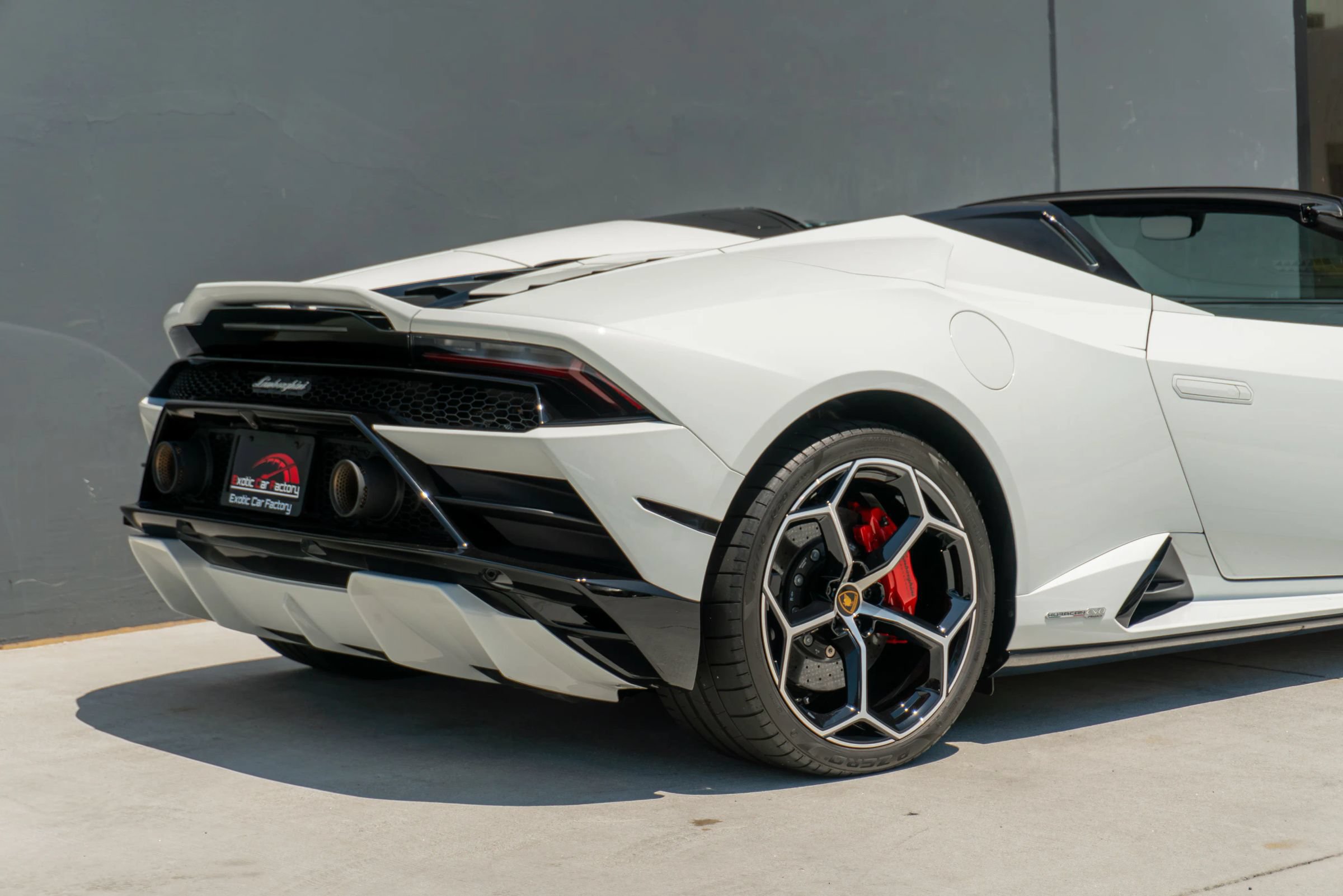 Used 2023 Lamborghini Huracan EVO RWD image 43