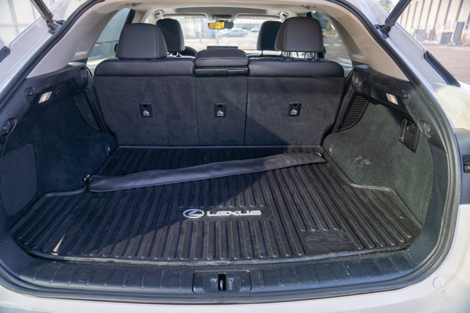 Used 2020 Lexus RX 450h AWD w/ Premium Package image 26