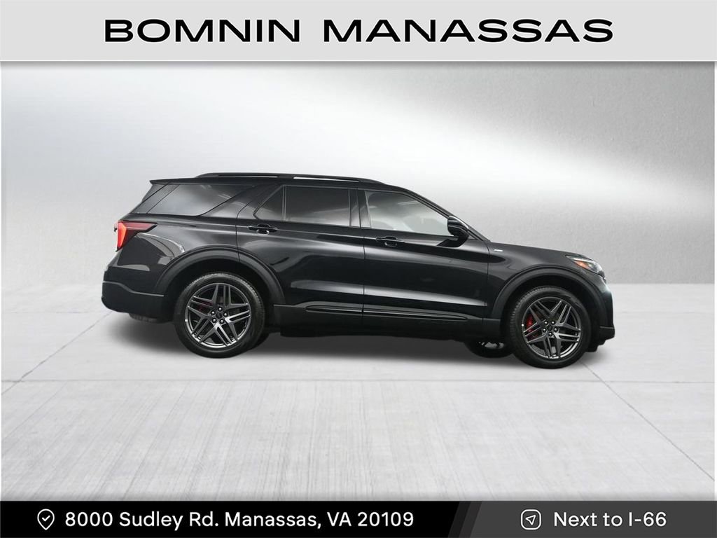 Used 2025 Ford Explorer ST-Line w/ ST-Line Street Pack image 34