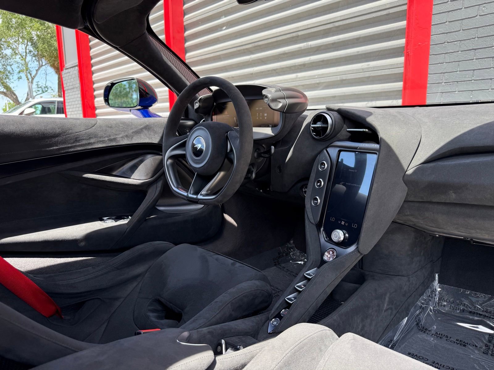 Used 2024 McLaren 750S RWD image 24