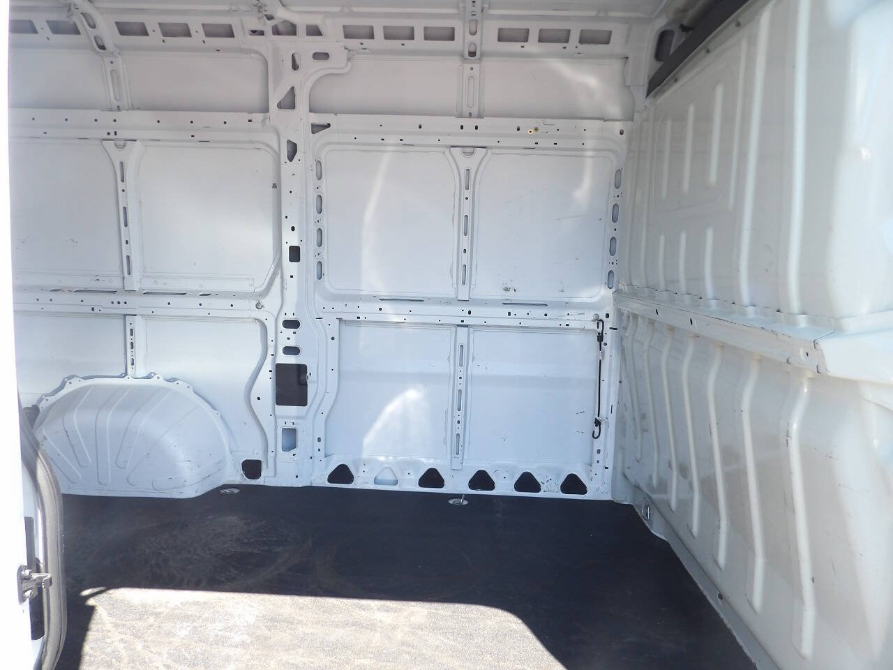 Used 2021 RAM ProMaster 1500 w/ Interior LED Lighting Group FWD image 5