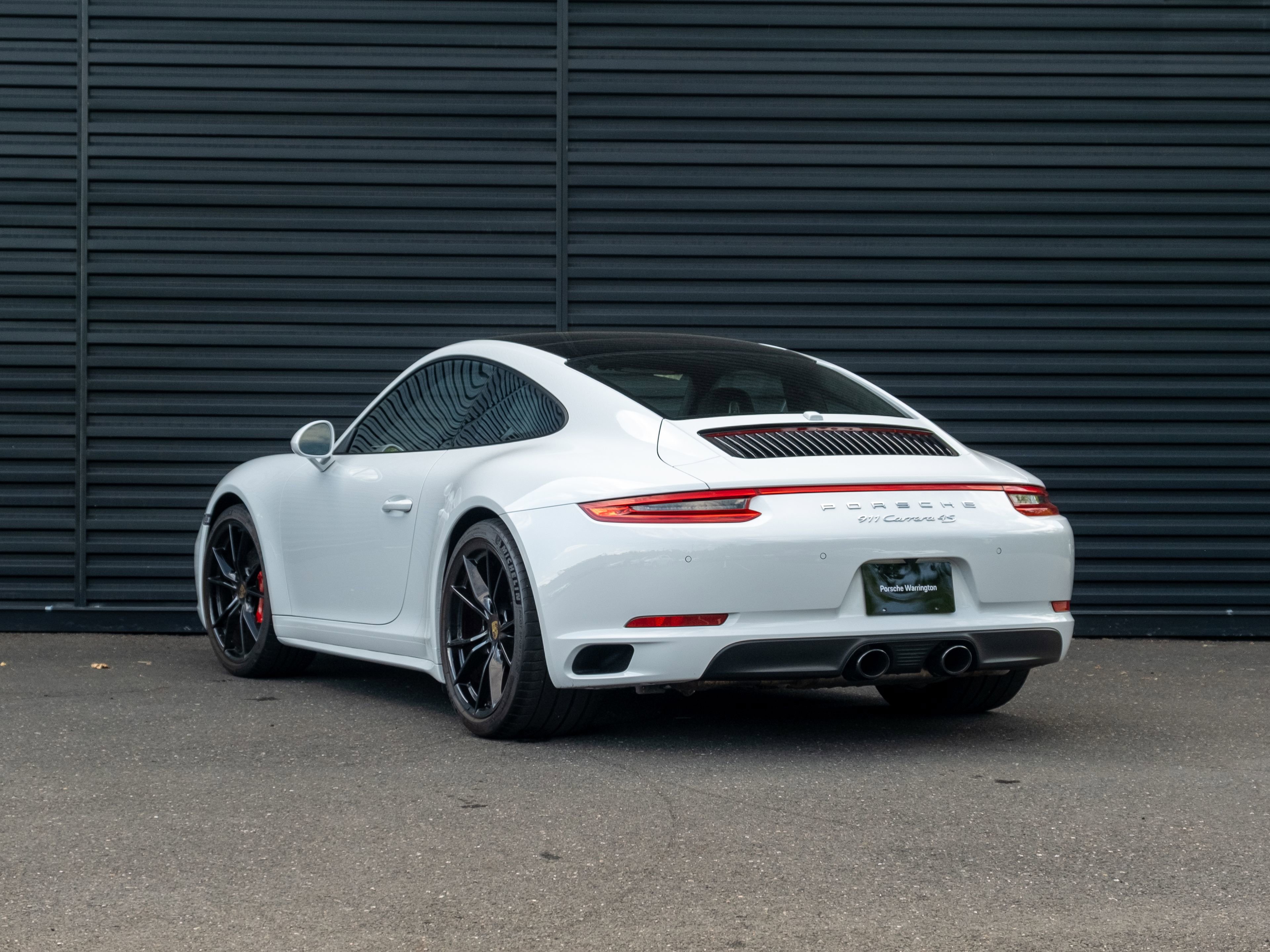 Used 2019 Porsche 911 Carrera 4S AWD/4WD image 3