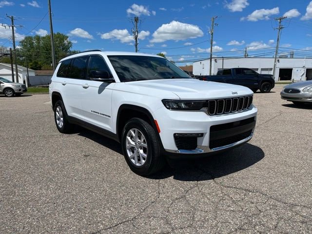 Used 2022 Jeep Grand Cherokee L Limited AWD/4WD image 7