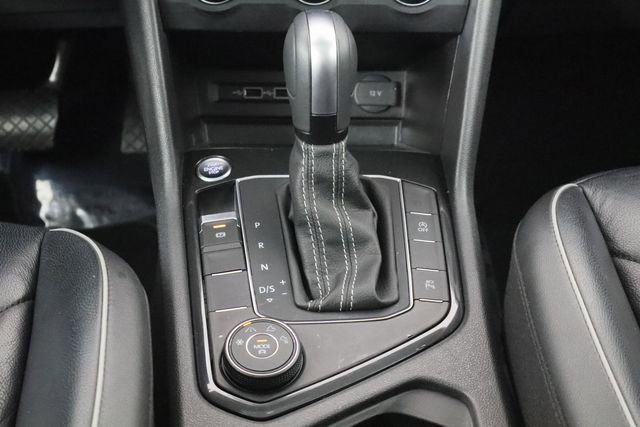 Used 2019 Volkswagen Tiguan SEL Premium image 13