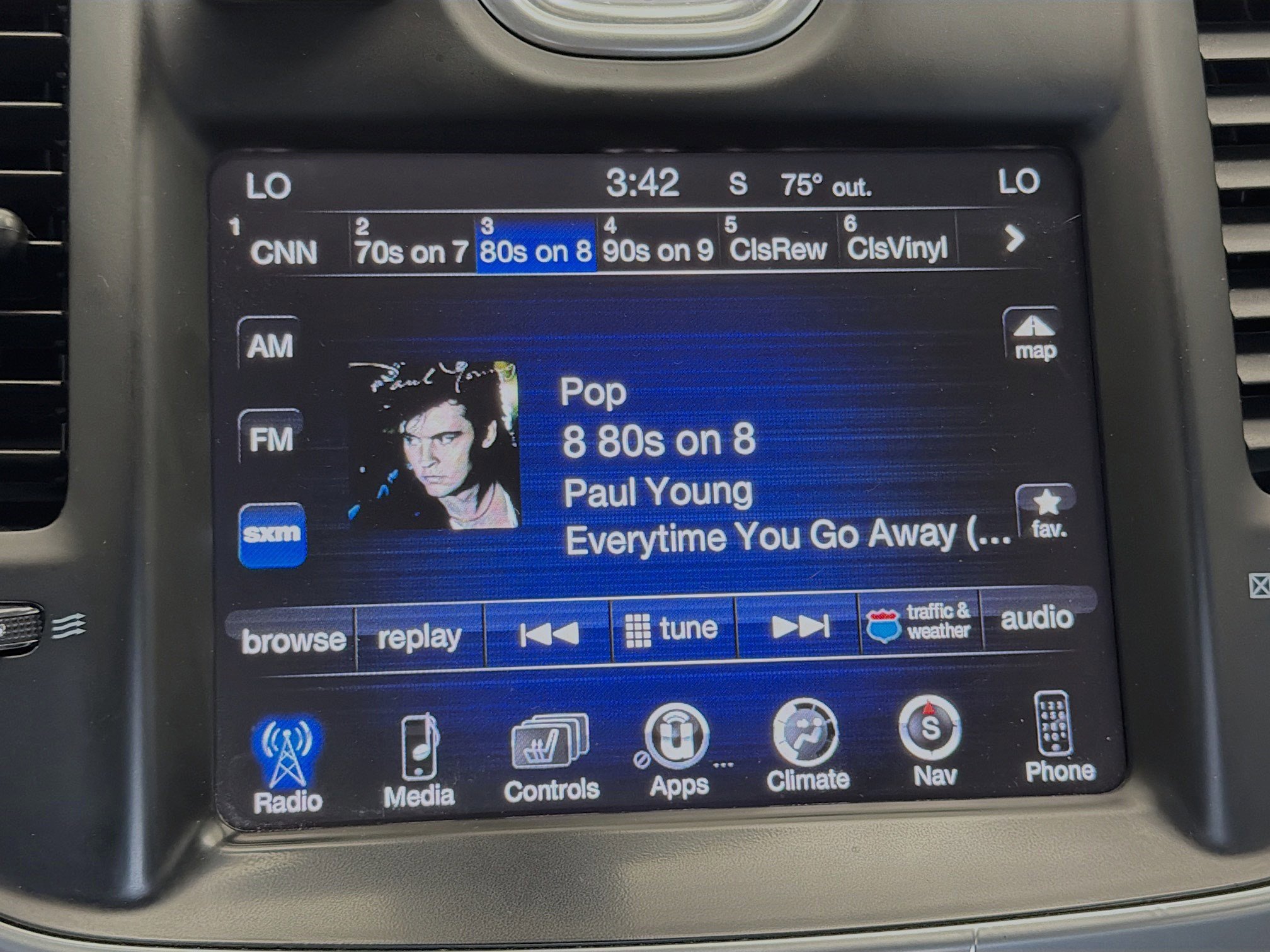 Used 2016 Chrysler 300 Limited image 9