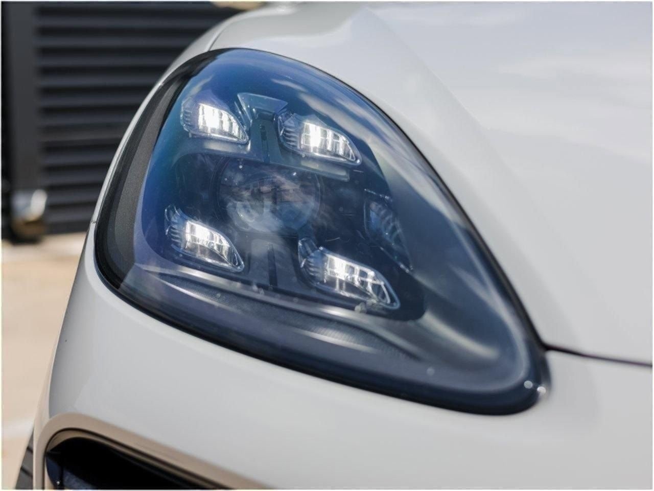 Certified 2022 Porsche Cayenne Turbo image 13