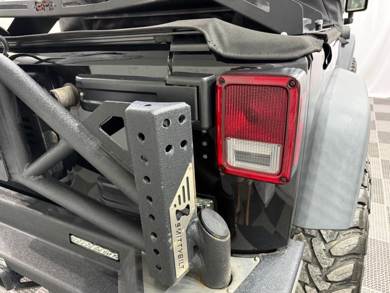 Used 2016 Jeep Wrangler Unlimited Rubicon w/ Max Tow Package image 7