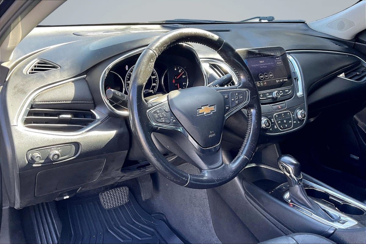 Used 2021 Chevrolet Malibu Premier FWD image 13