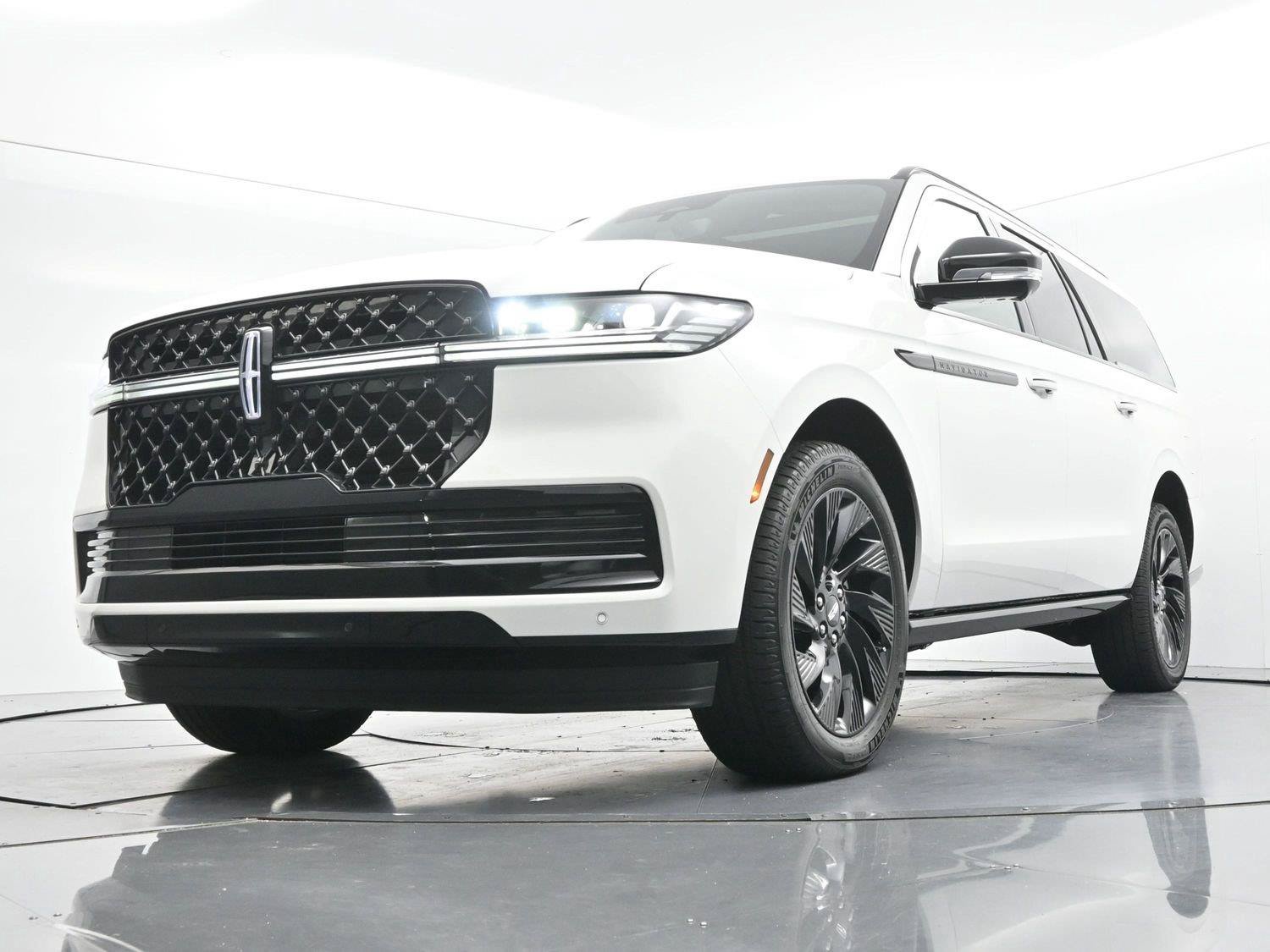 Used 2026 Lincoln Navigator L Reserve w/ Jet Appearance Package AWD/4WD image 48