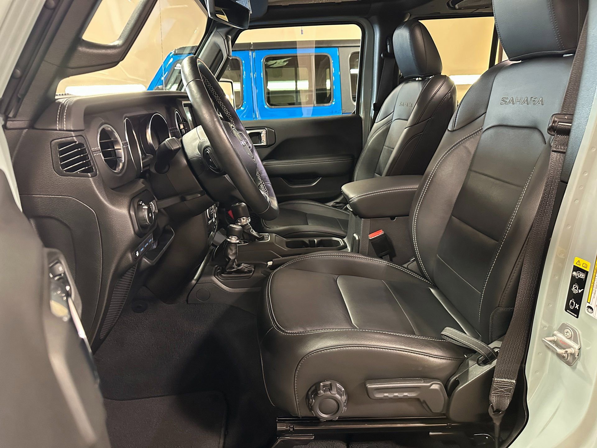 Used 2023 Jeep Wrangler Unlimited Sahara w/ Cold Weather Group AWD/4WD image 13