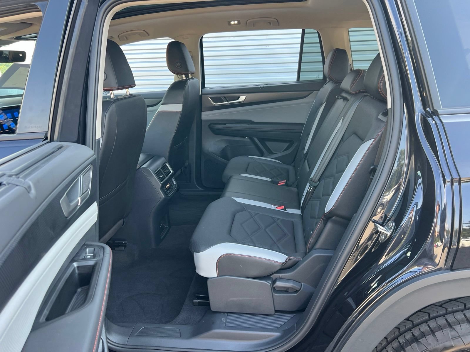 Certified 2026 Volkswagen Atlas Peak Edition AWD/4WD image 28