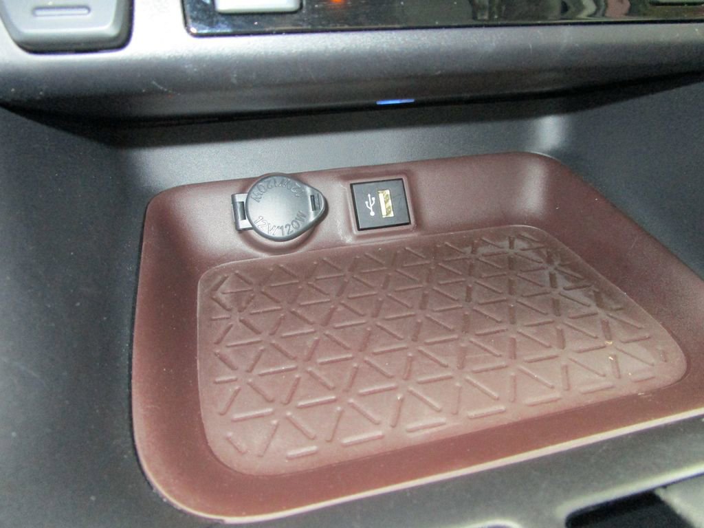 Used 2025 Toyota RAV4 Limited image 40