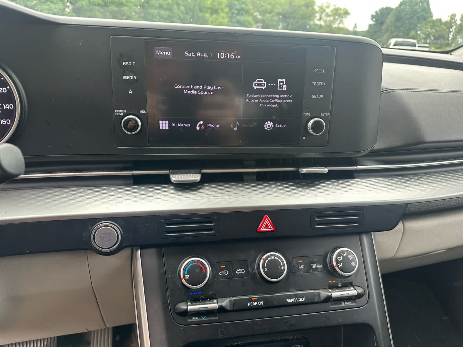 Used 2022 Kia Carnival LX FWD image 11