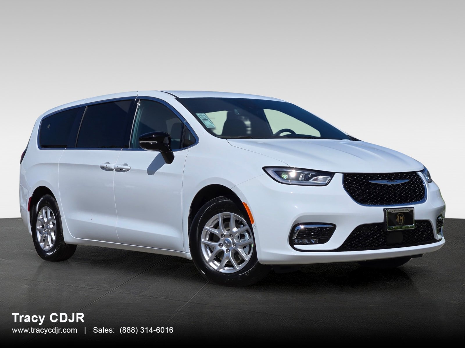 New 2025 Chrysler Pacifica Select w/ Uconnect Theater Family Group image 1