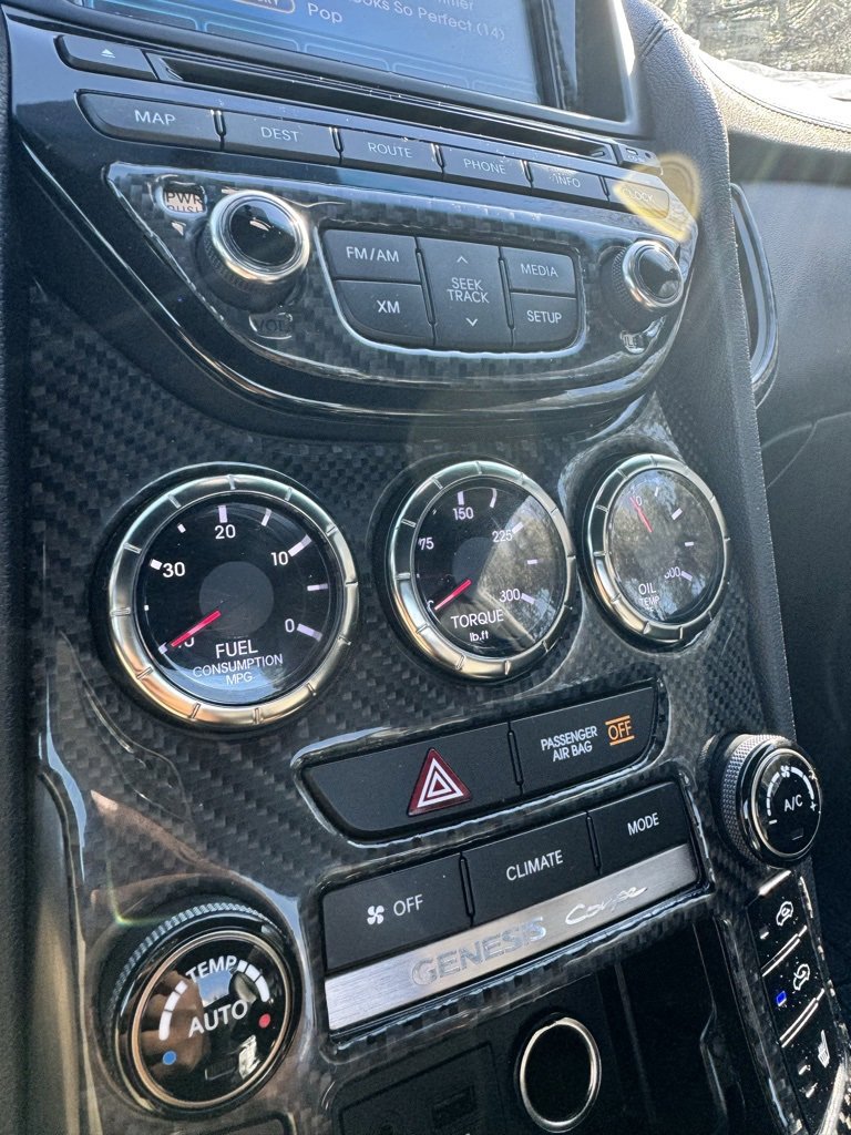 Used 2013 Hyundai Genesis 3.8 image 16