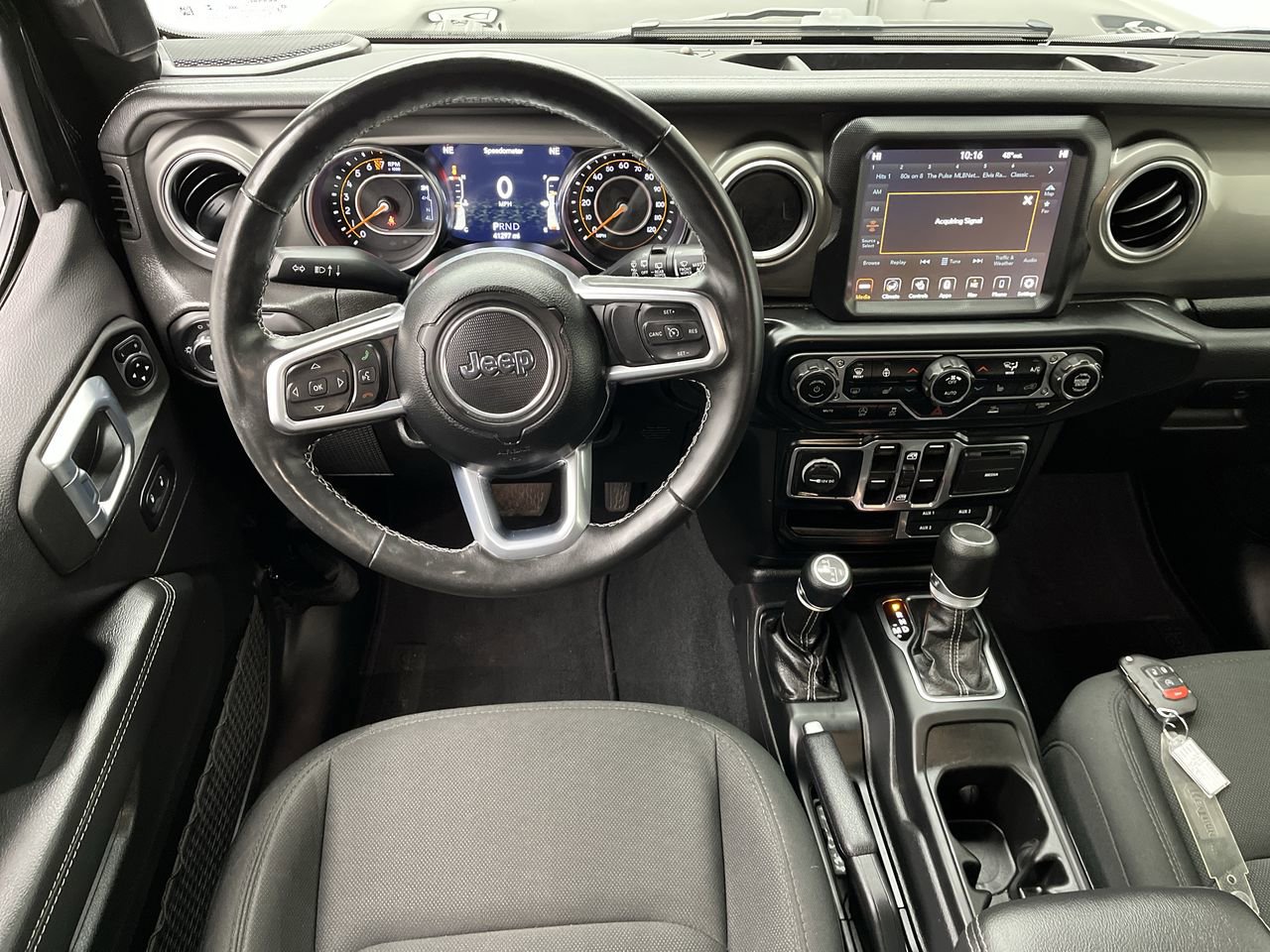 Used 2022 Jeep Wrangler Unlimited Sahara w/ Cold Weather Group AWD/4WD image 13