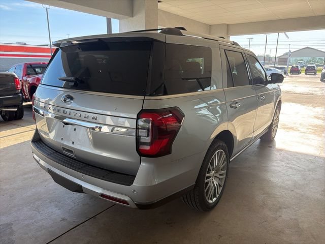 Used 2024 Ford Expedition Limited AWD/4WD image 5