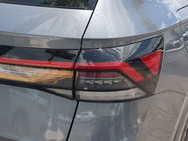 Certified 2025 Volkswagen Taos S FWD image 8