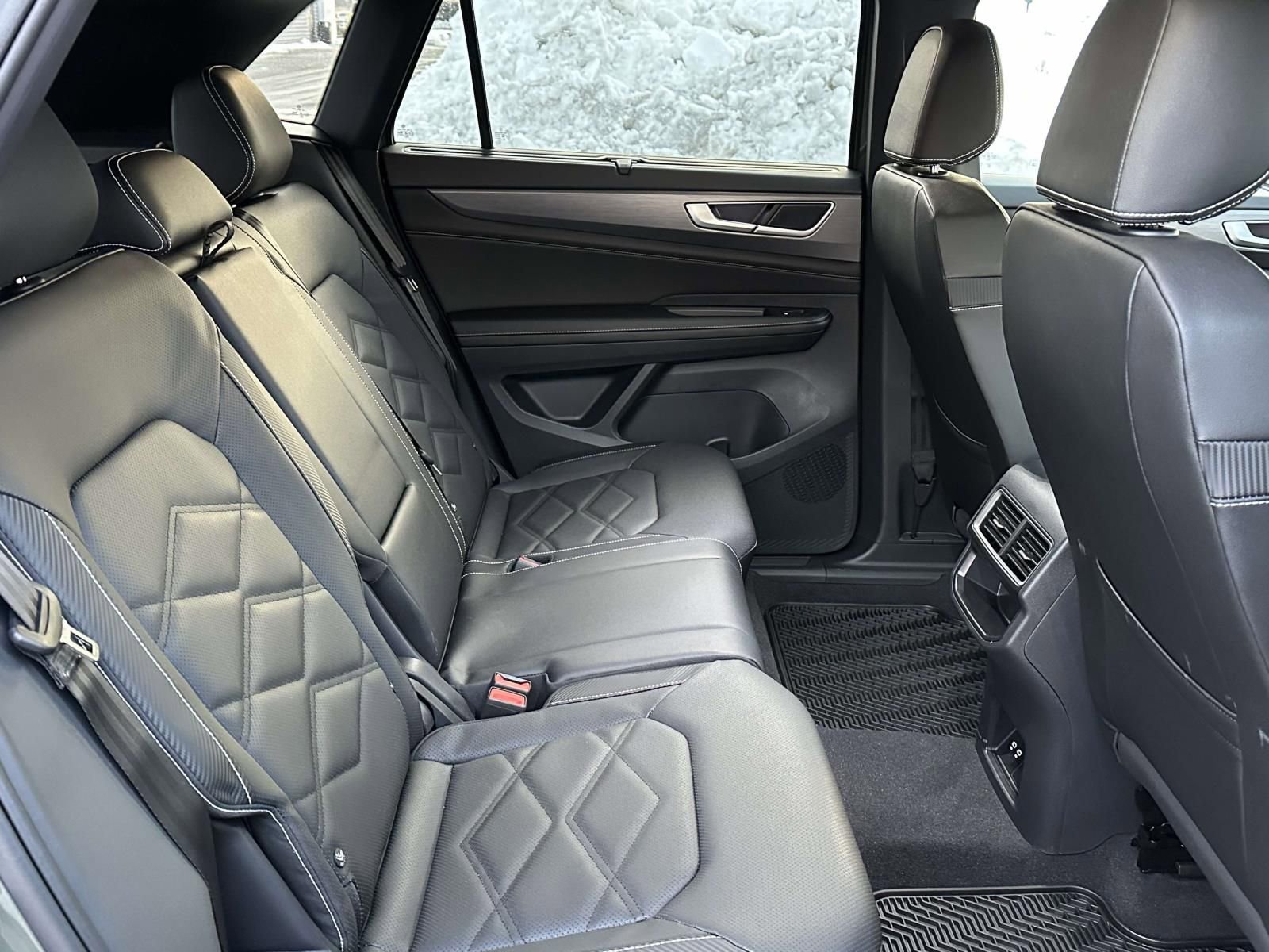 New 2026 Volkswagen Atlas Cross Sport SE image 14