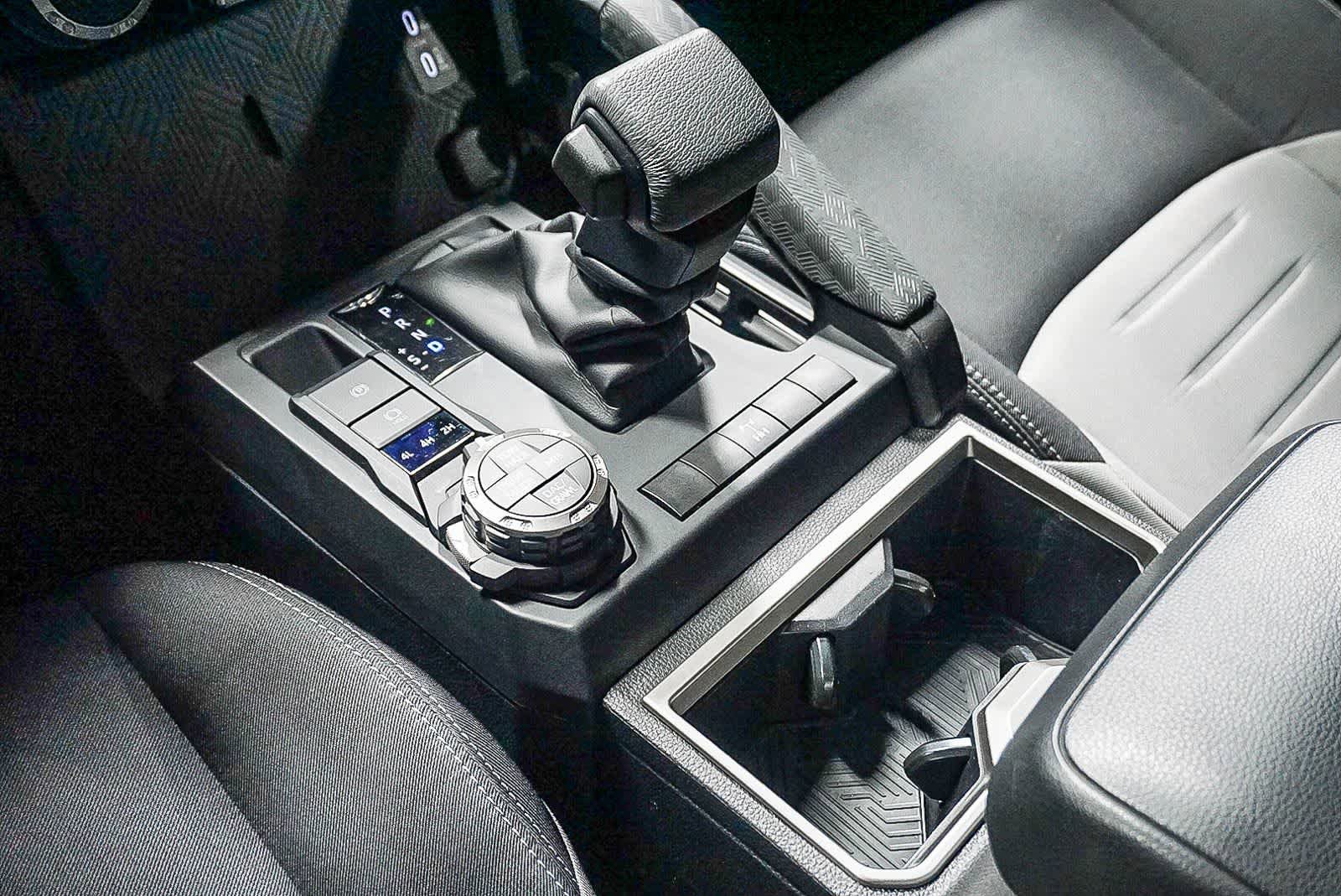 Certified 2025 Toyota Tacoma TRD Off-Road AWD/4WD image 25
