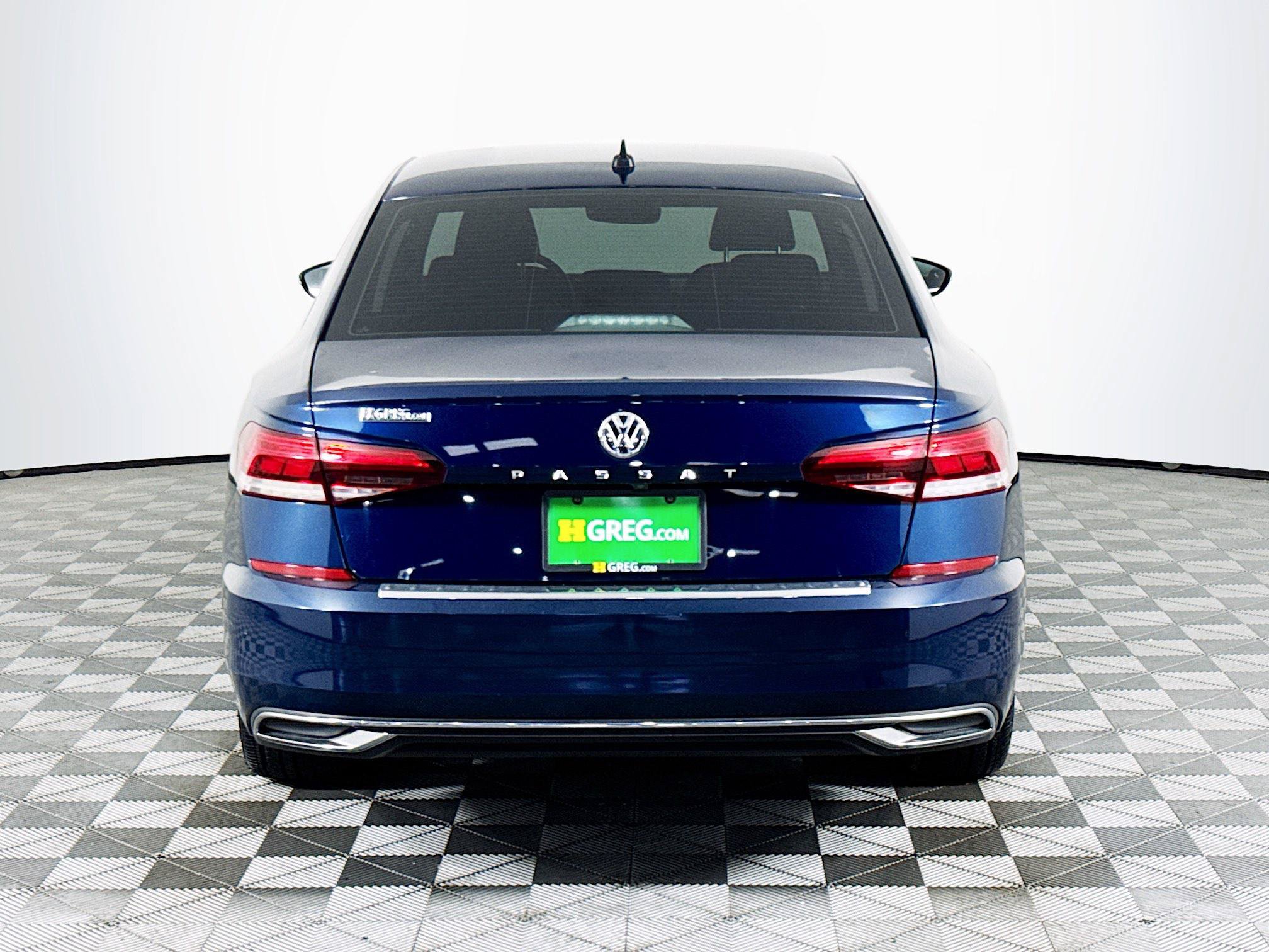 Used 2022 Volkswagen Passat 2.0T SE FWD image 7