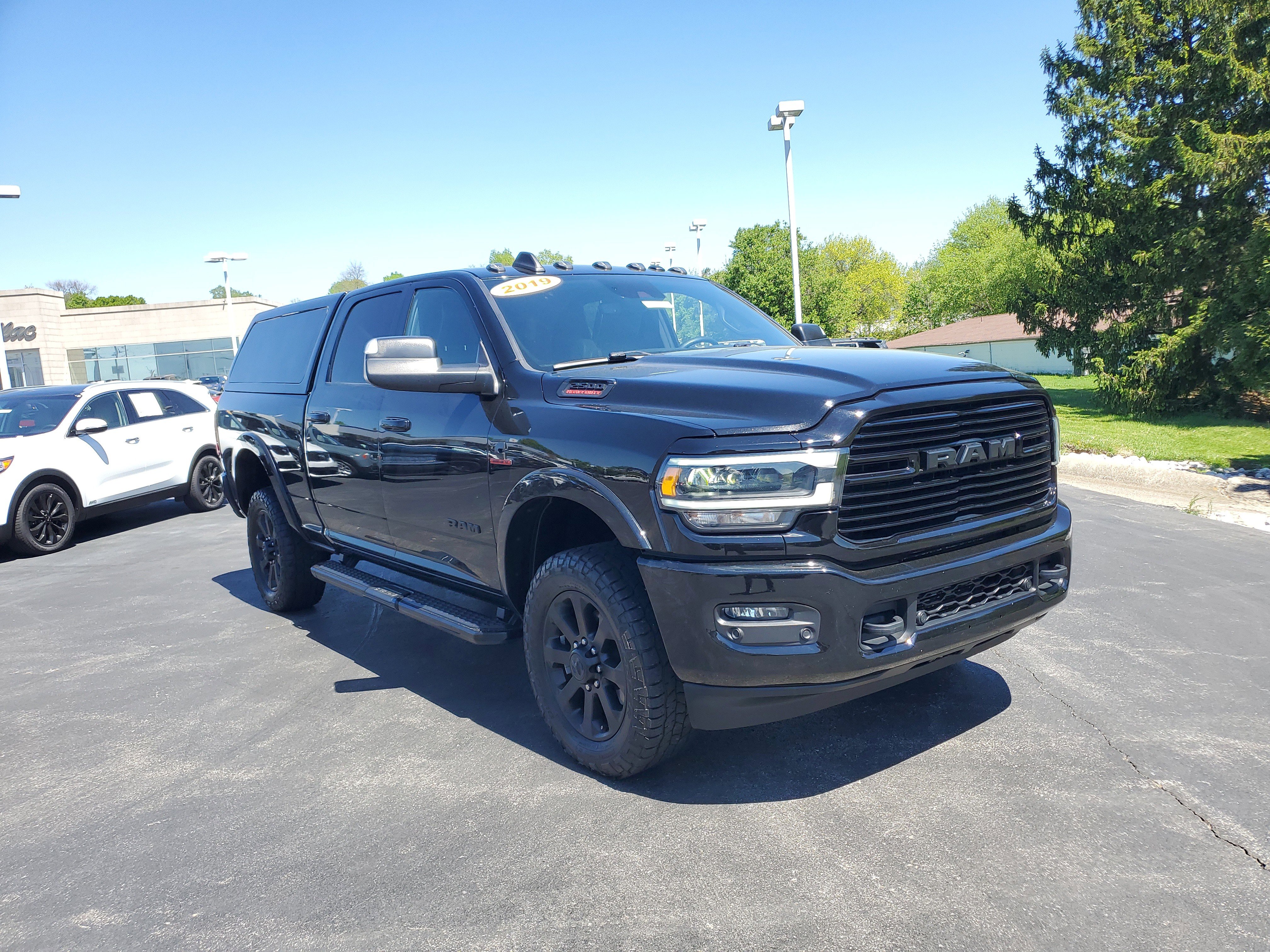 Used 2019 RAM 2500 Laramie w/ Black Appearance Package image 4