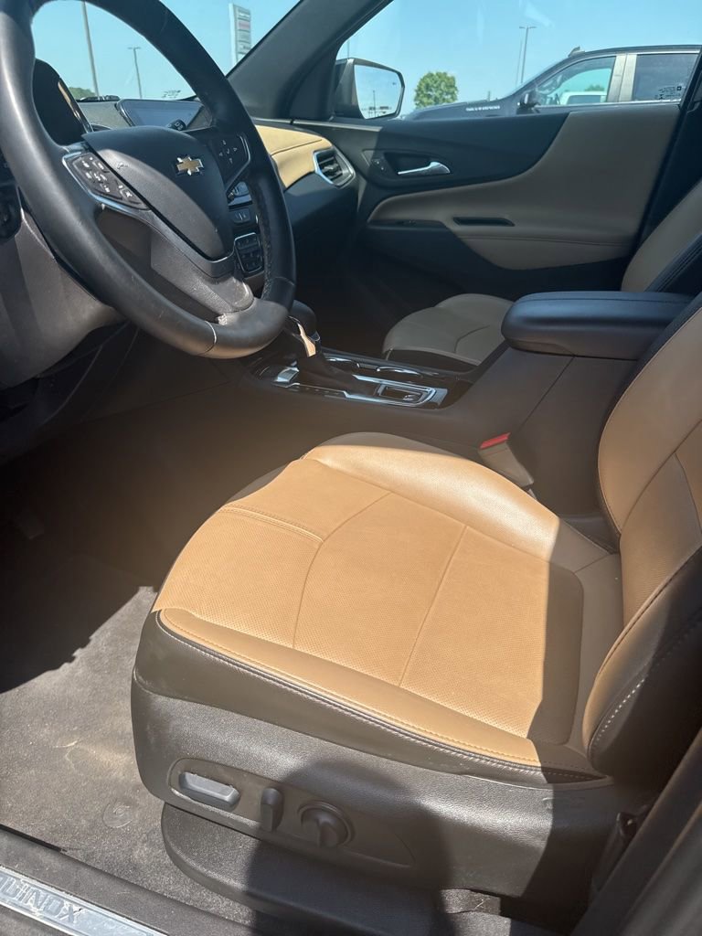 Used 2023 Chevrolet Equinox Premier AWD/4WD image 13